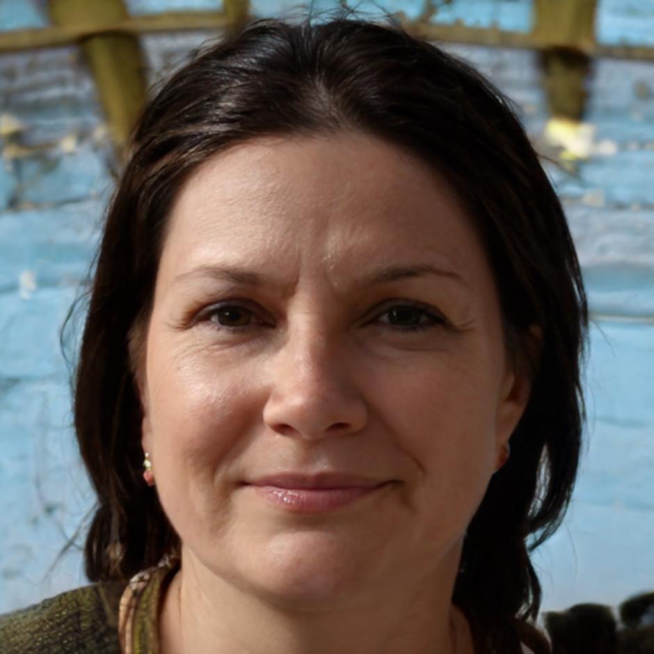 Portrait of Thao Linh Bui, Dashboard Specialist at SparkleFlaren